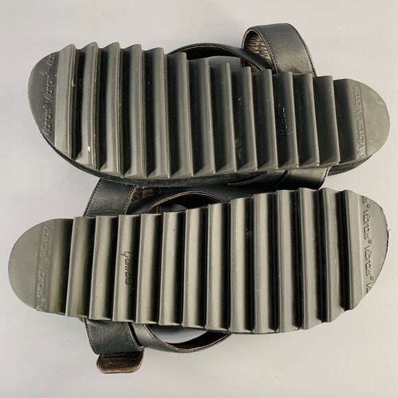 LANVIN Size 8 Black Leather Thong Sandals main image 6